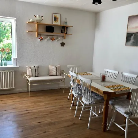 דירה Oma Tilly's Ferienwohnung בורדלום